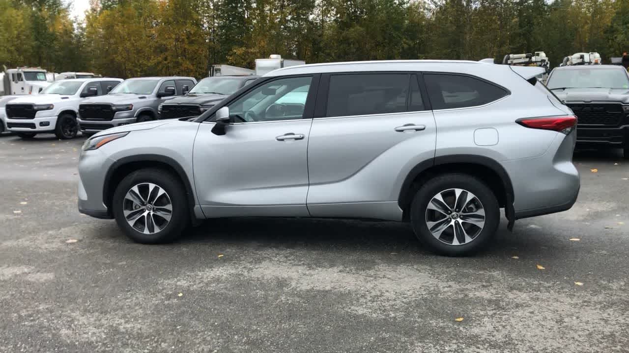 2021 Toyota Highlander XLE 9