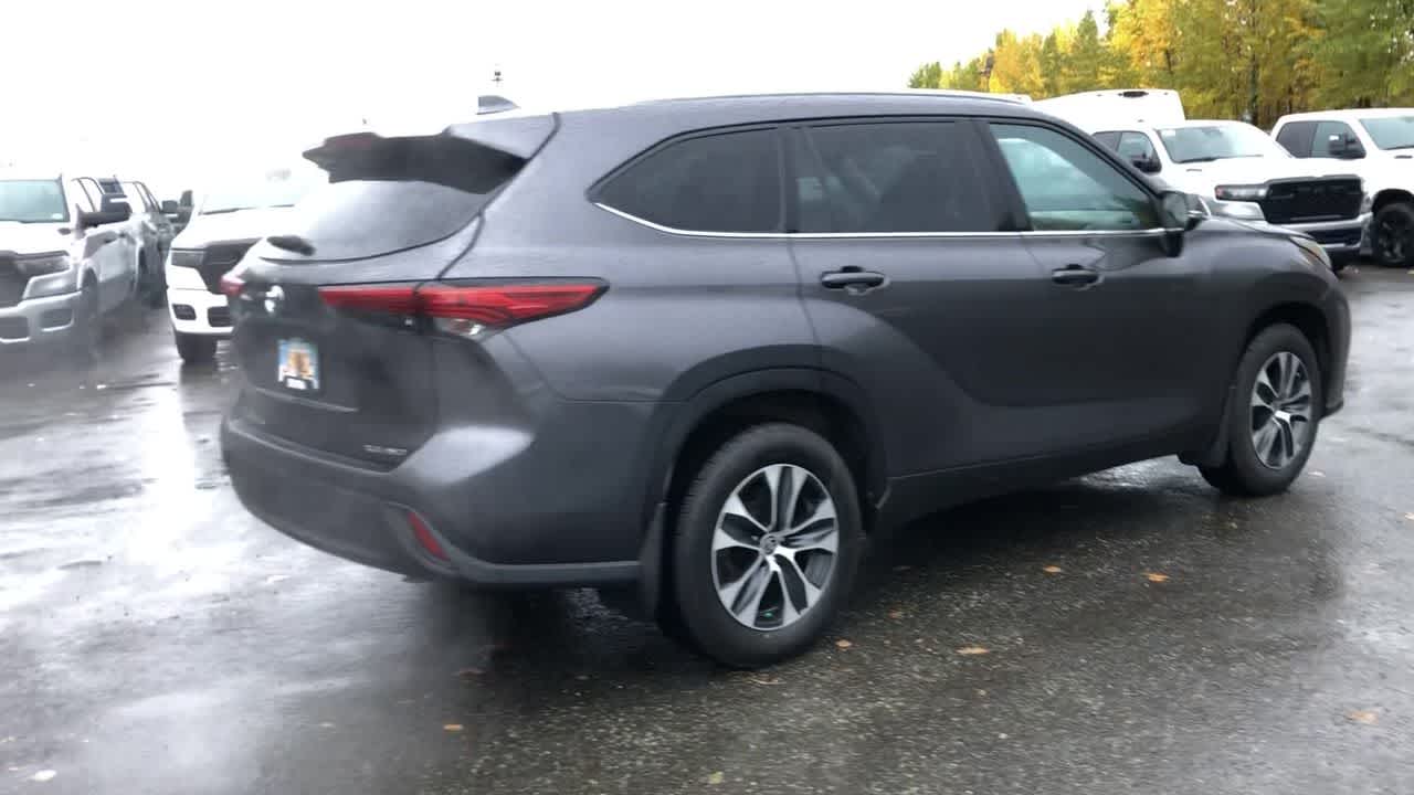 2021 Toyota Highlander XLE 14