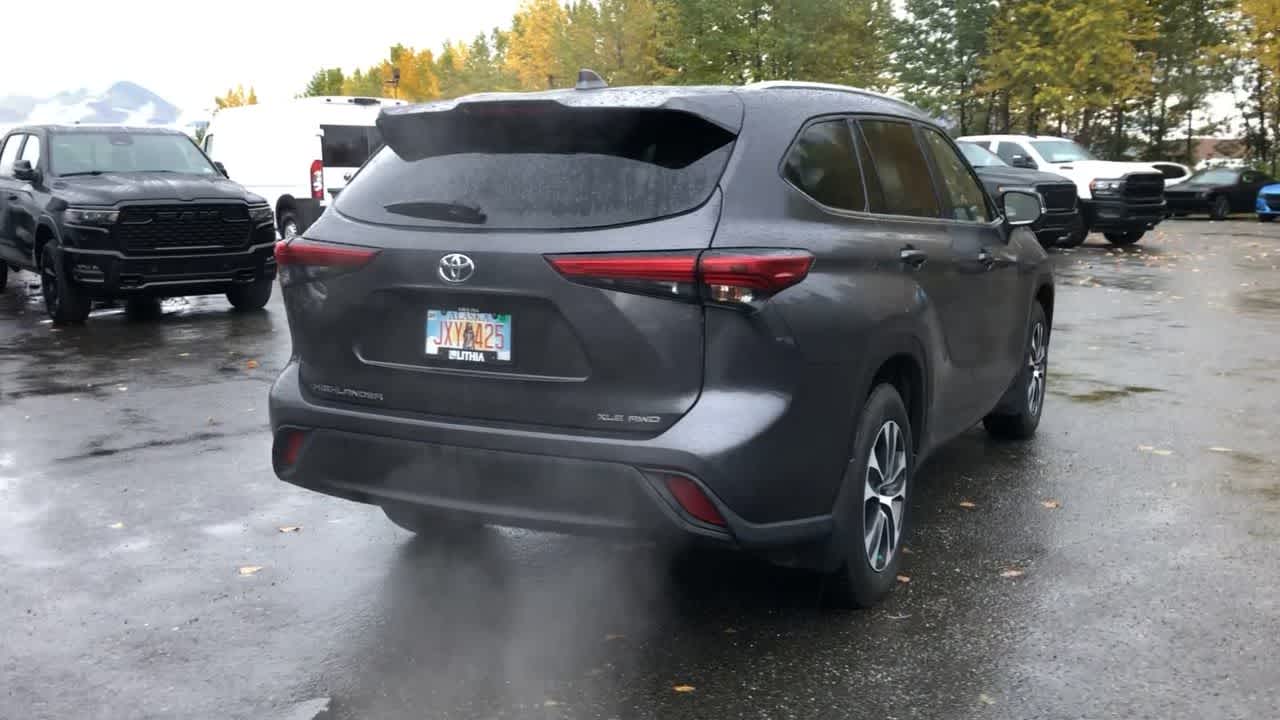 2021 Toyota Highlander XLE 13