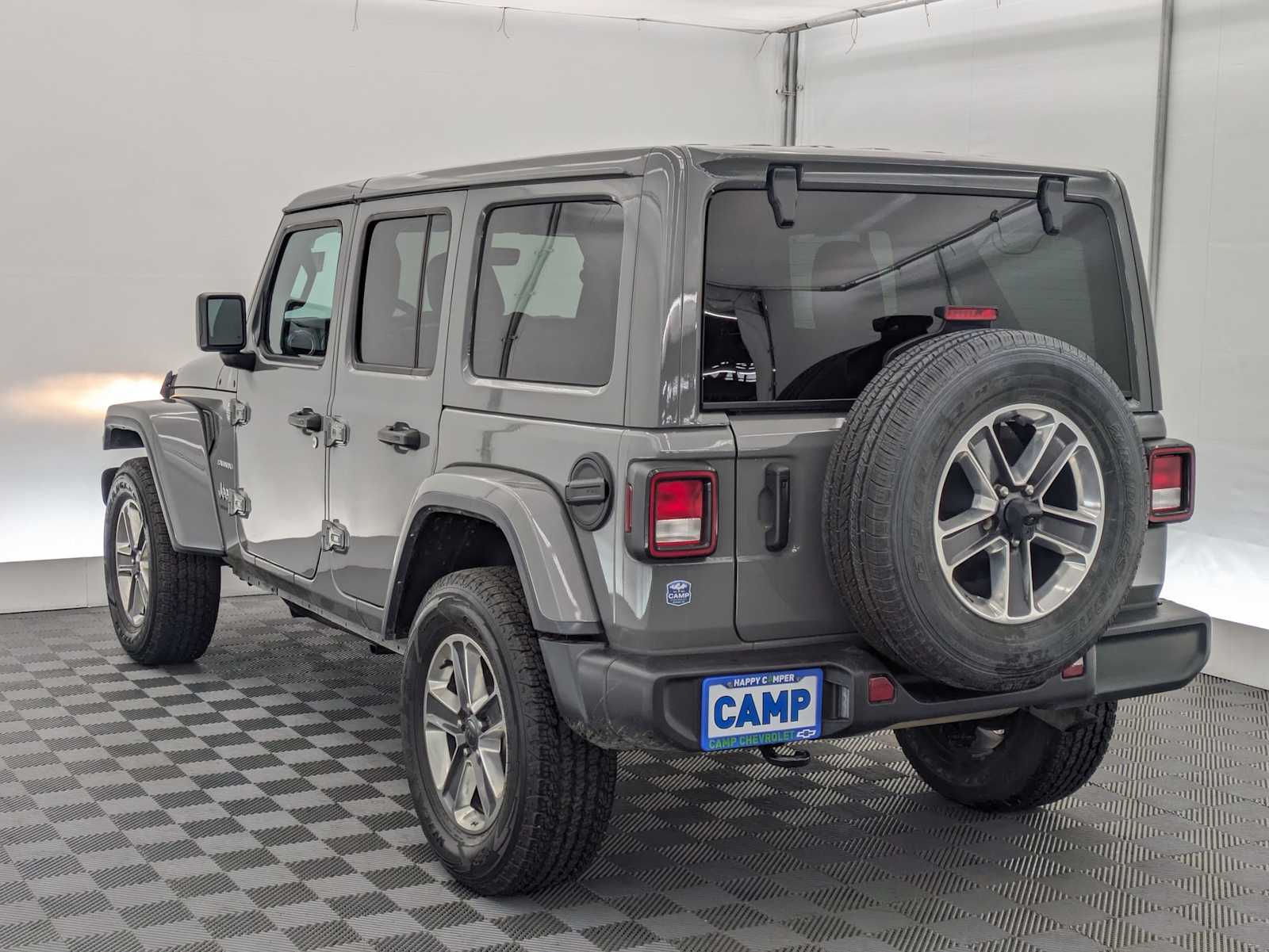 View vehicle photo 4