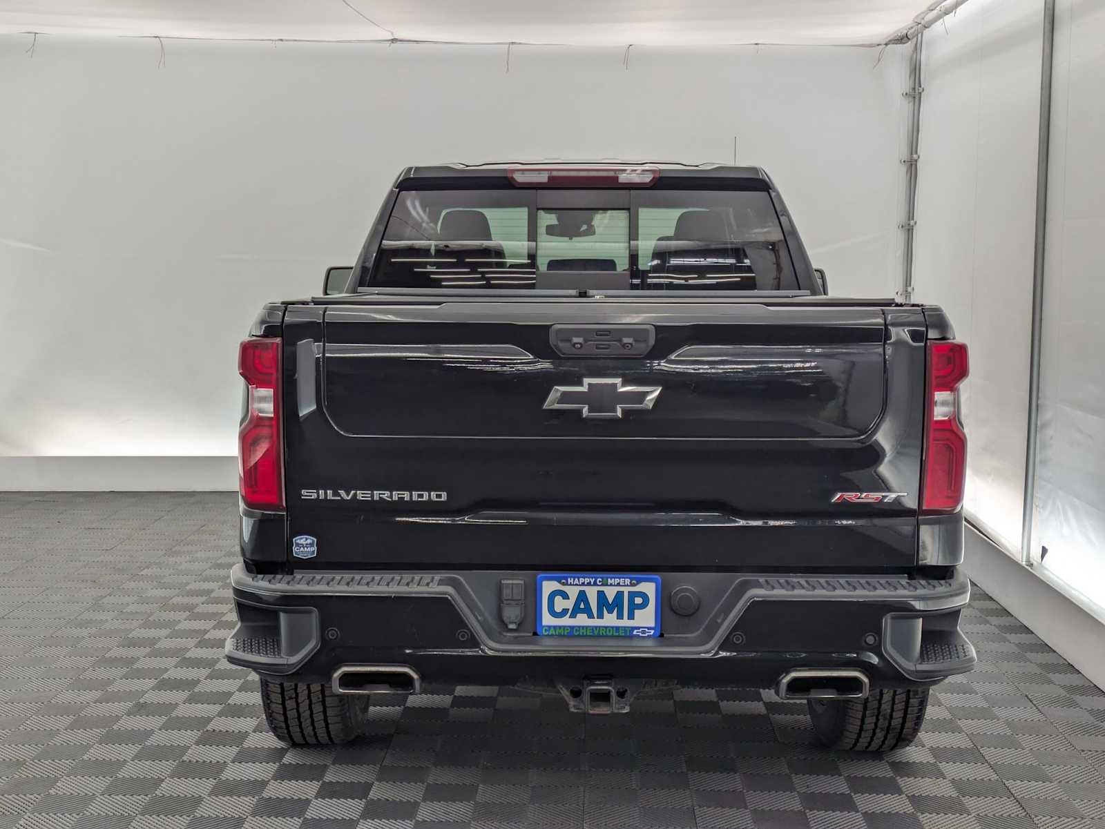 View vehicle photo 5