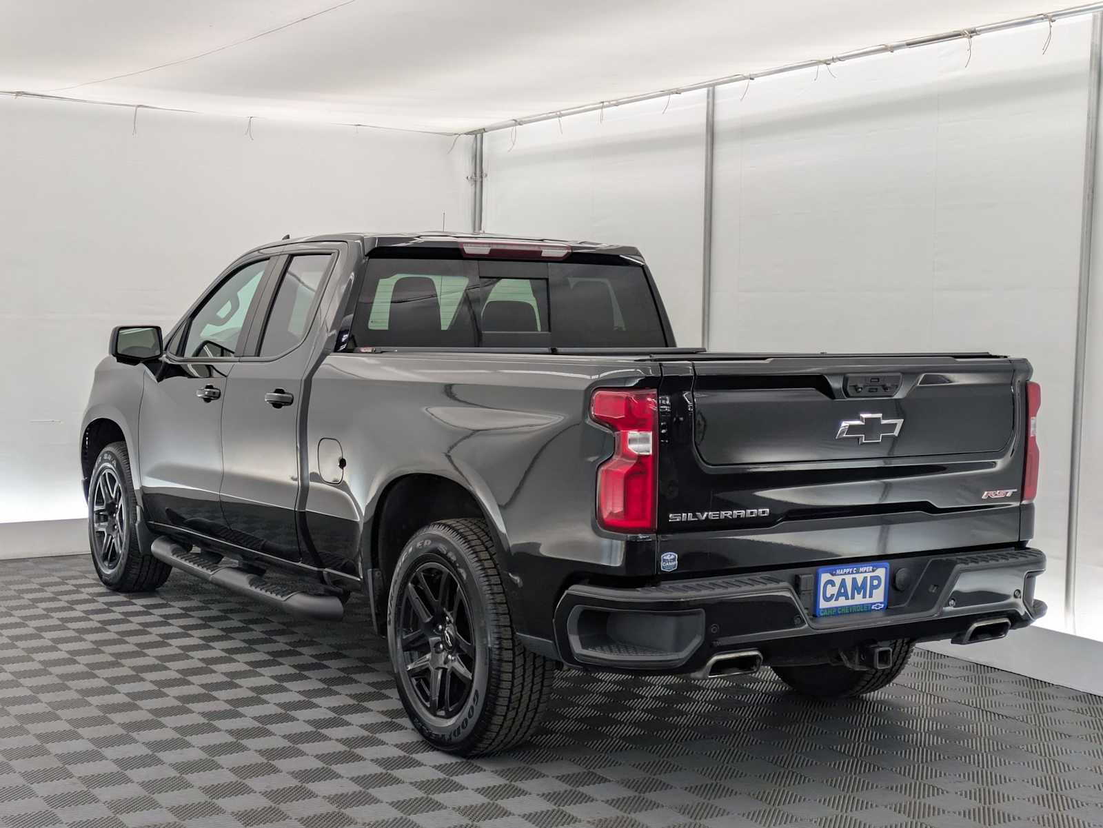 View vehicle photo 4