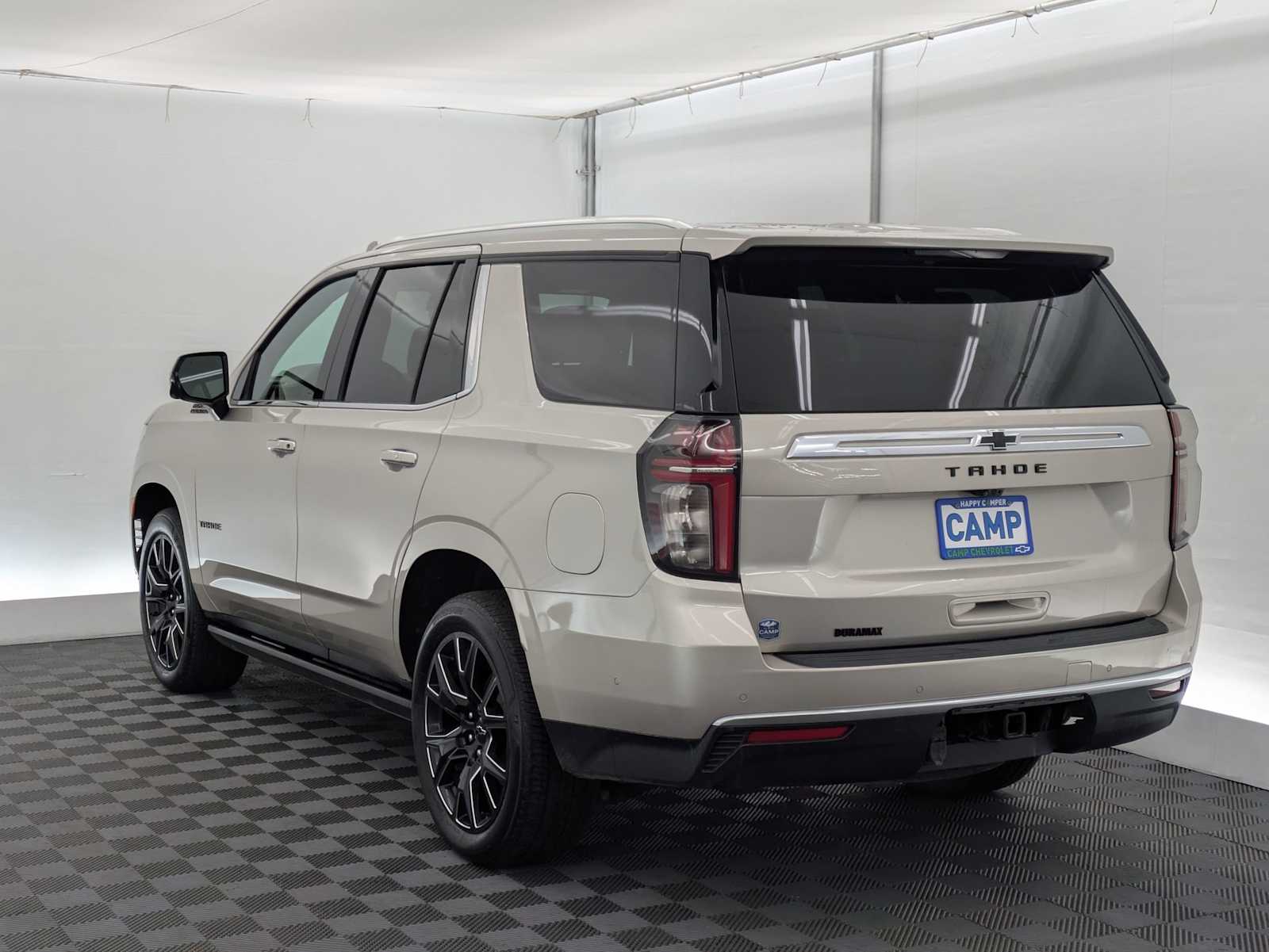 View vehicle photo 4