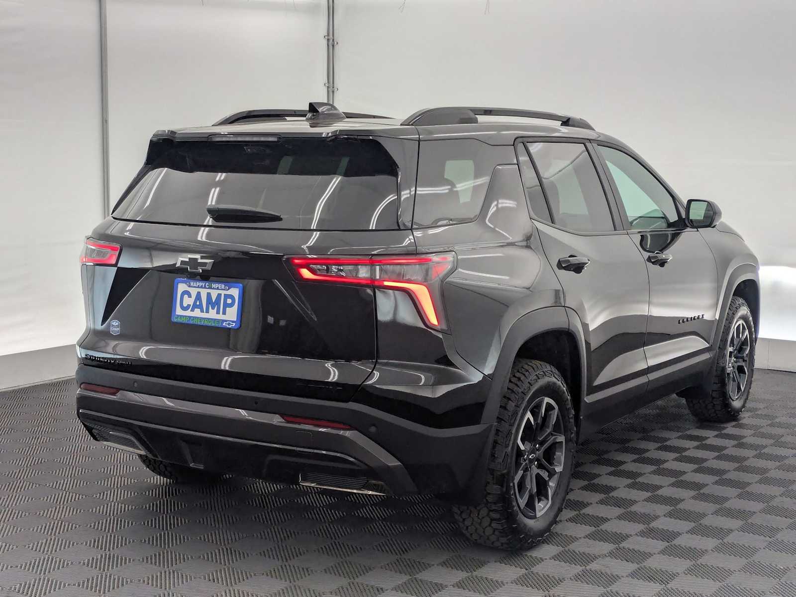 View vehicle photo 5