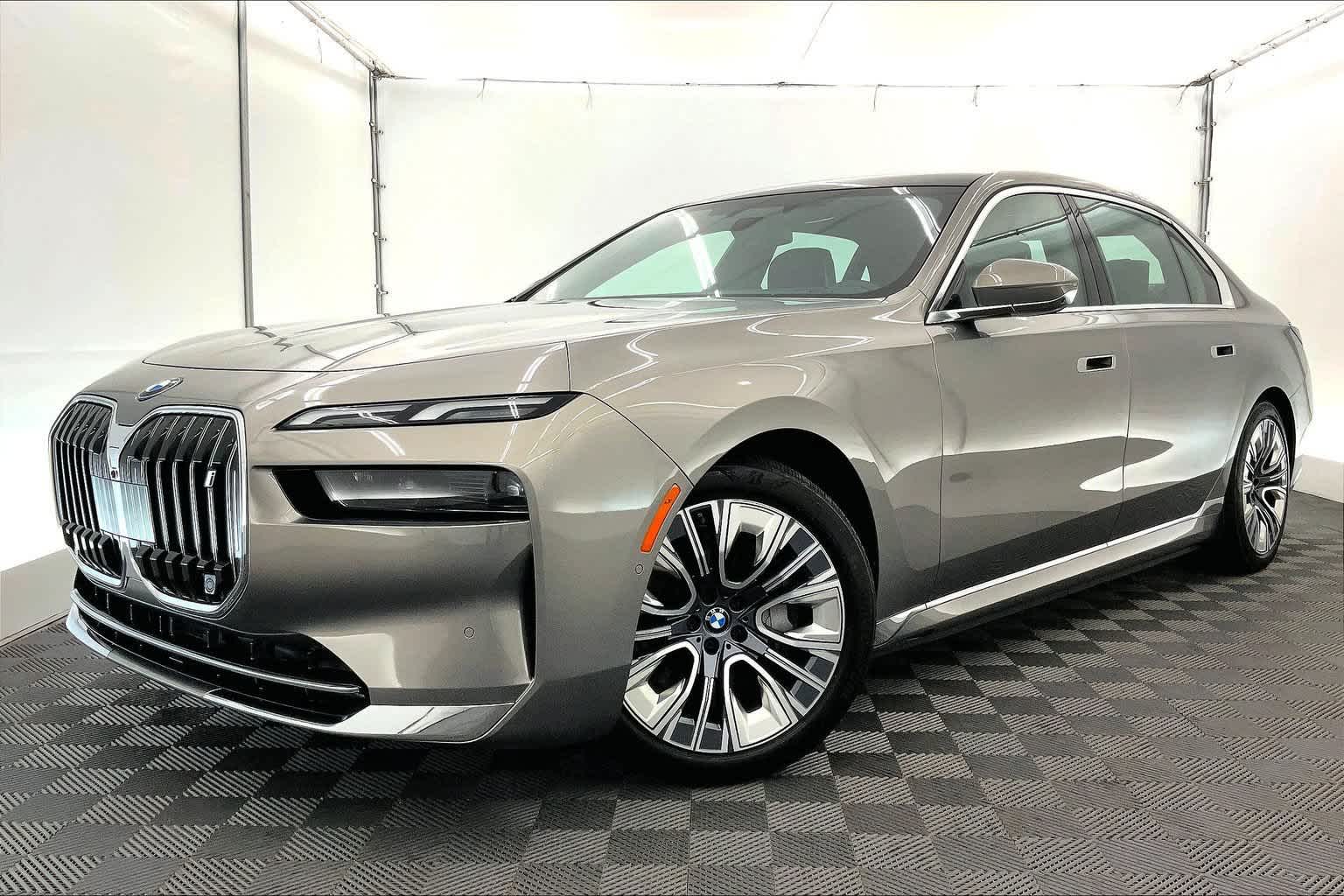 Gray 2026 BMW i7 Sedan Rear-Wheel Drive 1-Speed Automatic