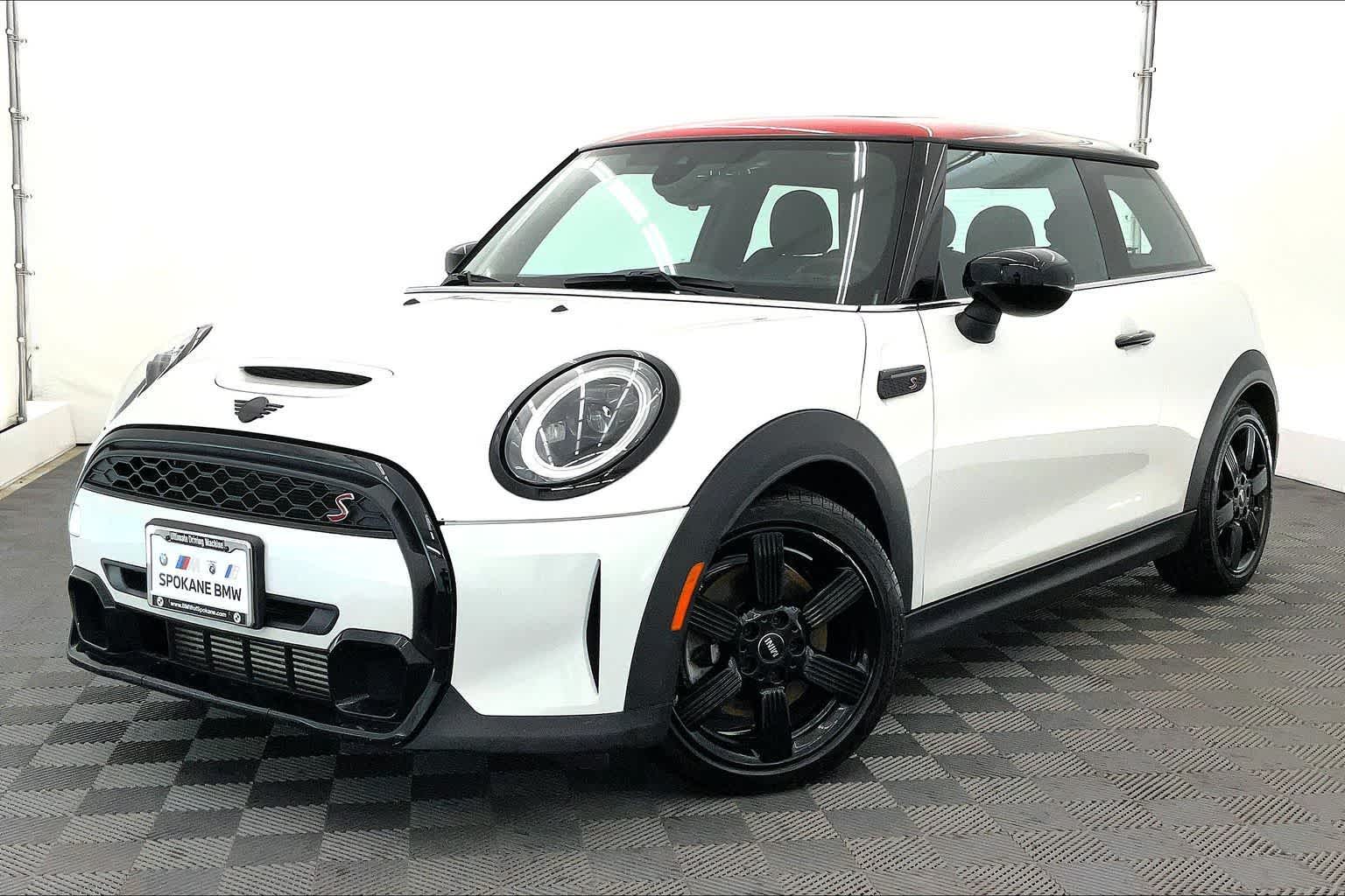 Nanuq White Metallic 2024 MINI Cooper Hatchback Front-Wheel Drive 7-Speed Automatic