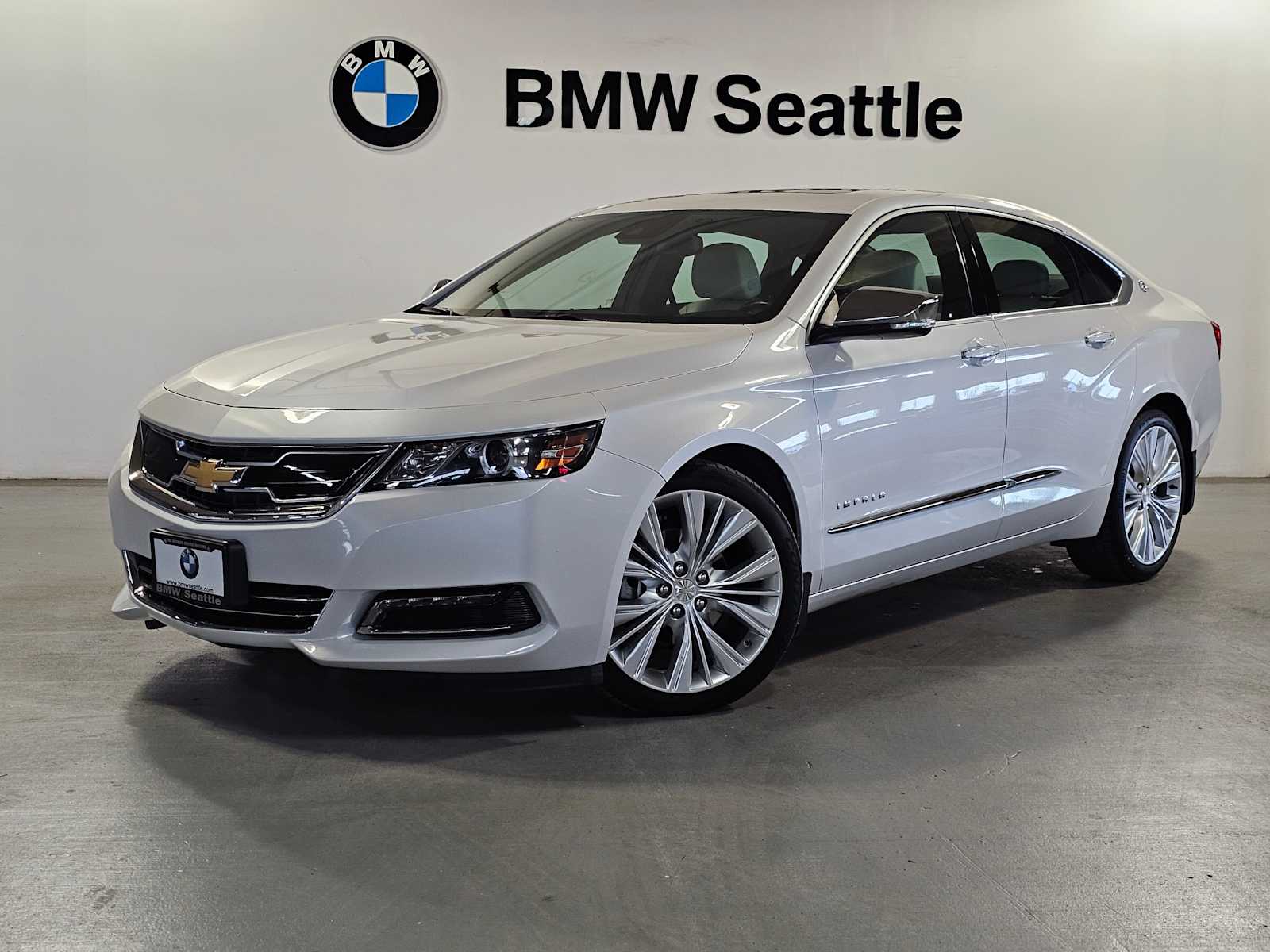 White (Iridescent Pearl Tricoat) 2017 Chevrolet Impala Premier FWD Sedan Front-Wheel Drive 6-Speed Automatic