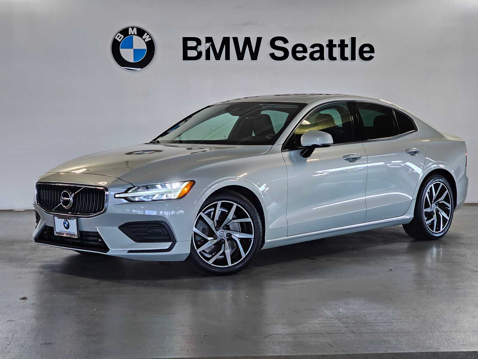 2020 Volvo S60 T6 Momentum AWD
