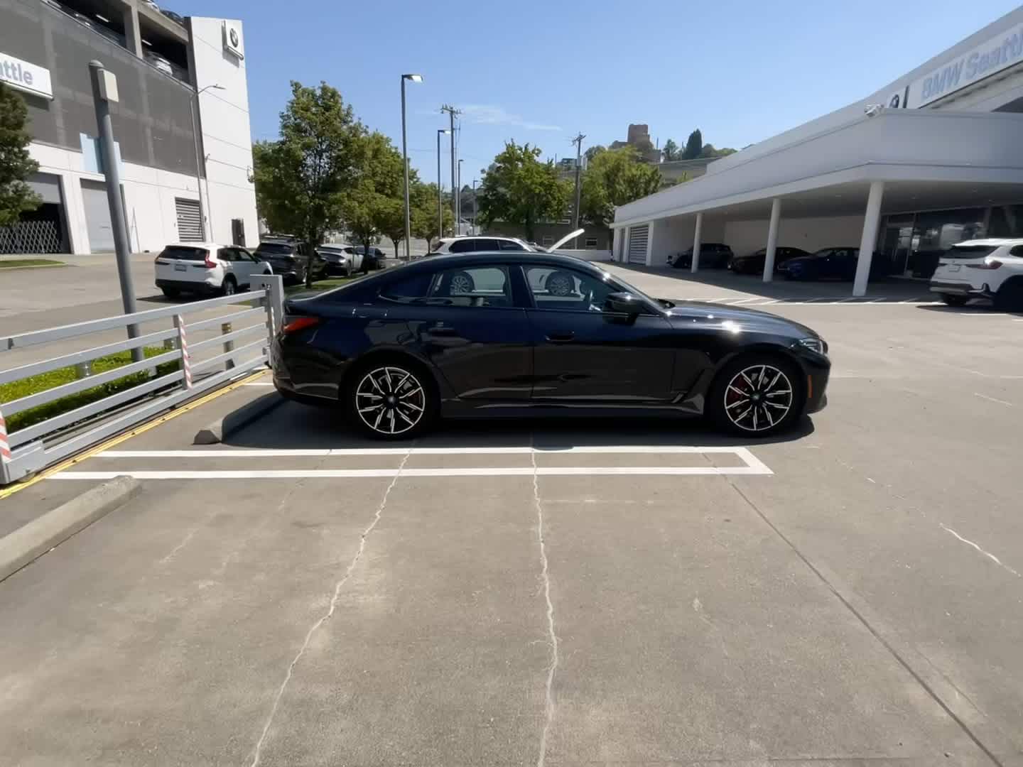 Used 2023 Black Sapphire Metallic BMW eDrive40 image 2