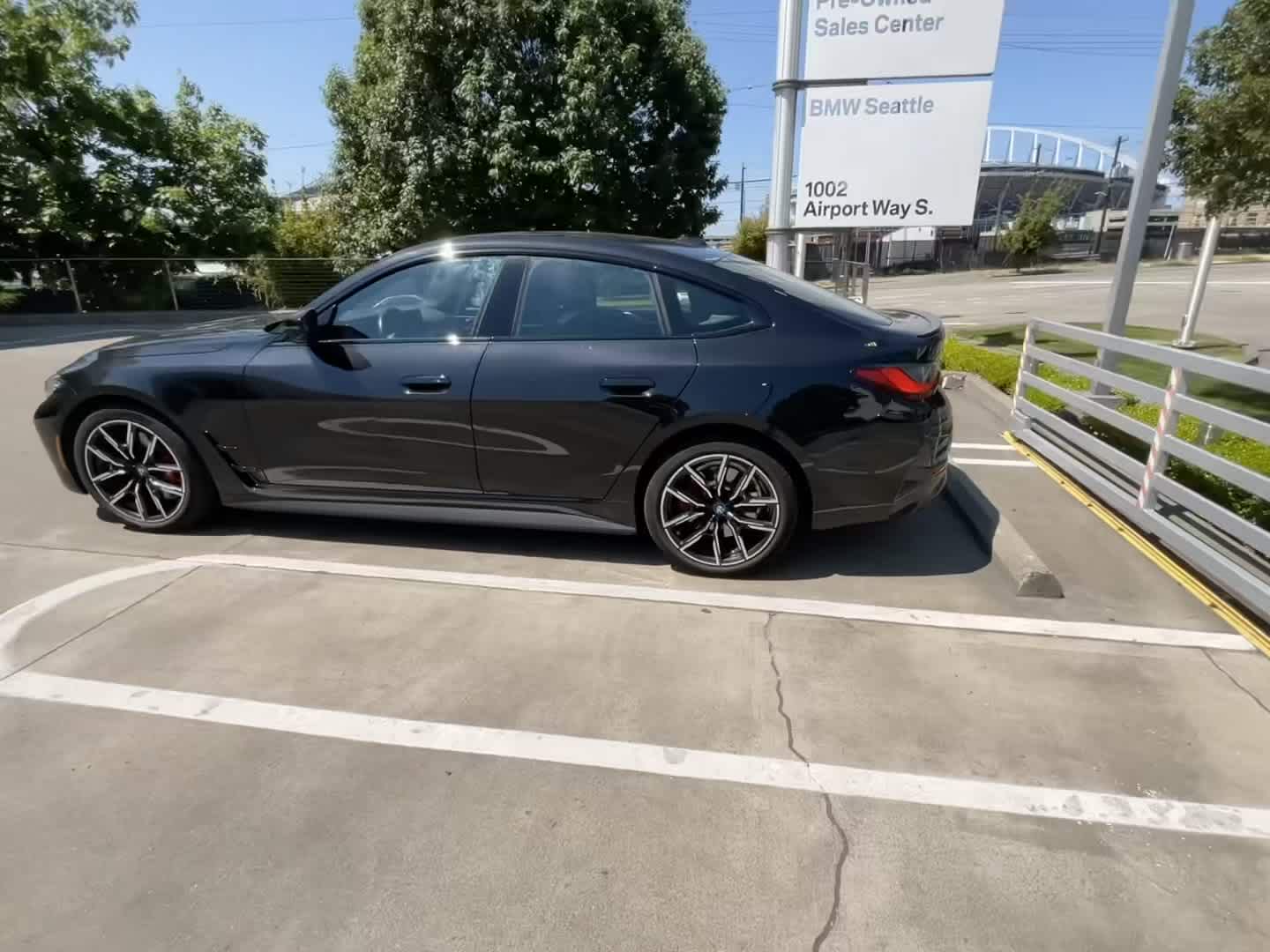 Used 2023 Black Sapphire Metallic BMW eDrive40 image 3