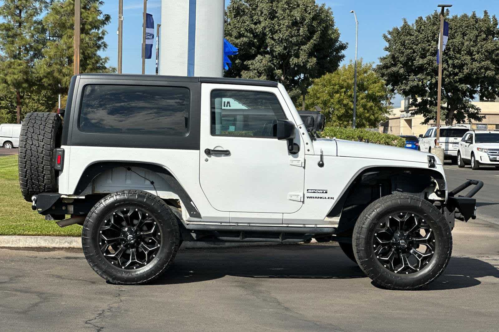 2017 Jeep Wrangler Sport 6