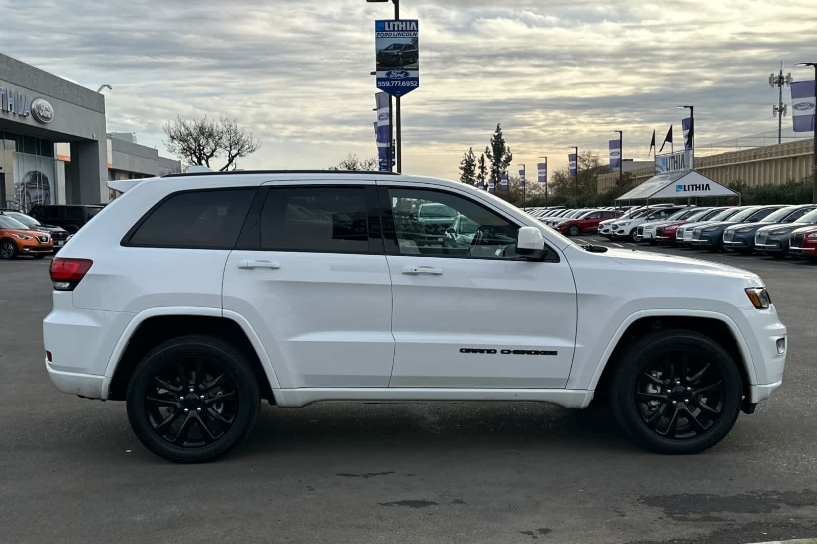 2020 Jeep Grand Cherokee Altitude 8