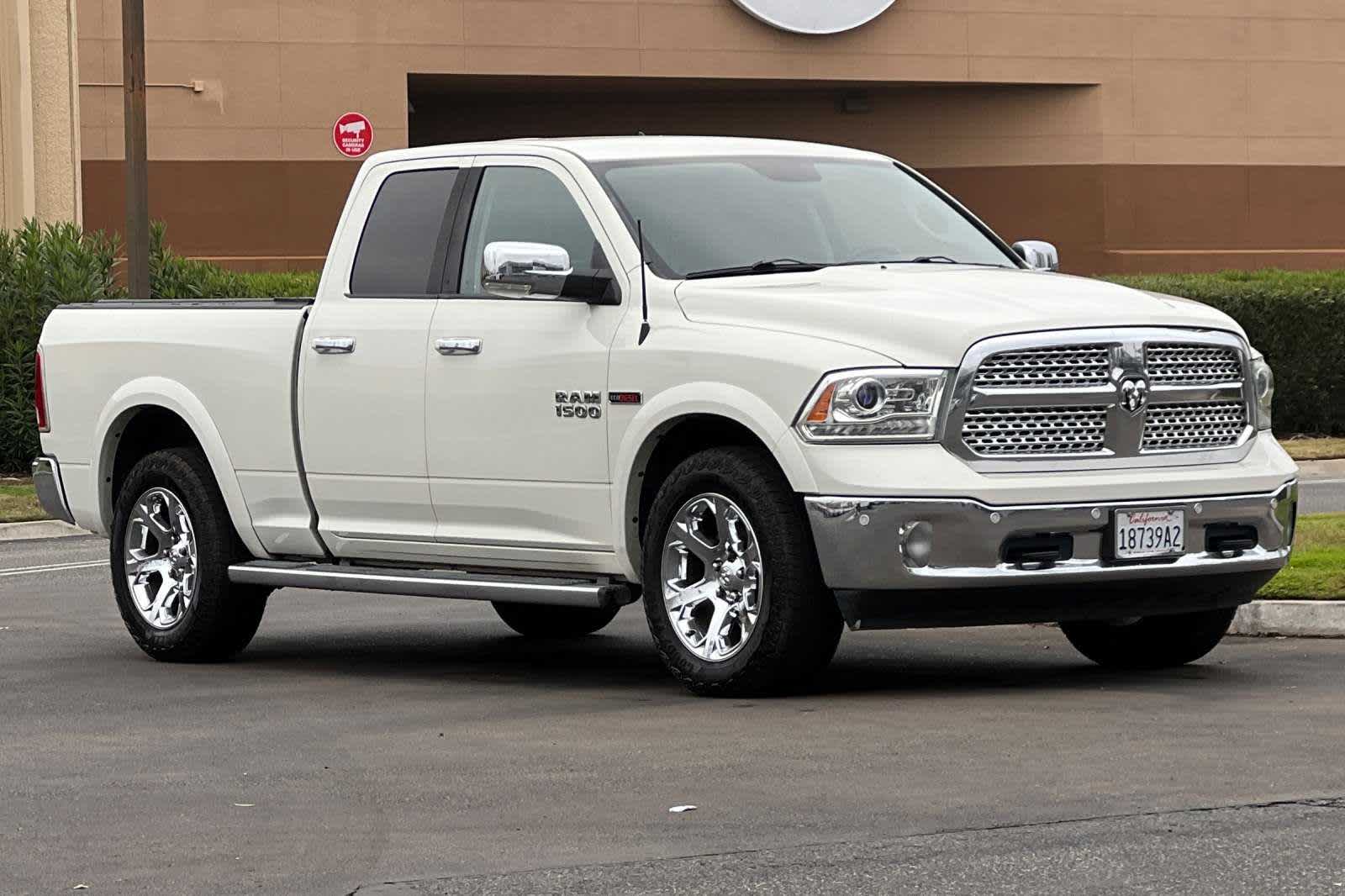 2016 Ram 1500 Laramie 4WD Quad Cab 140.5 9