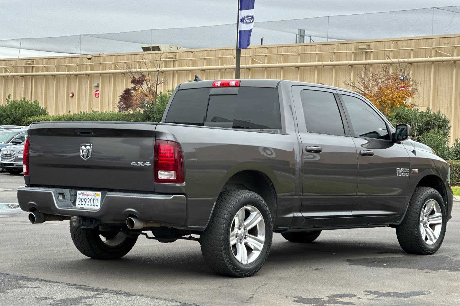 2014 Ram 1500 Sport 4WD Crew Cab 140.5 2