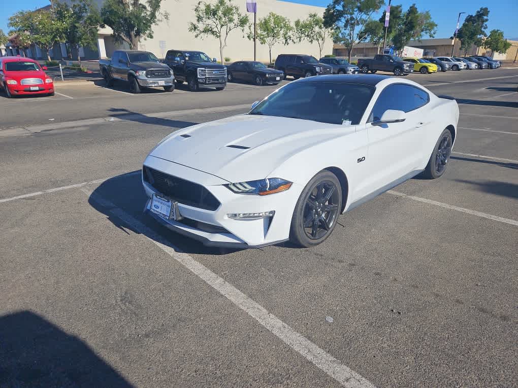 Oxford White 2018 Ford Mustang Coupe Rear-Wheel Drive Automatic