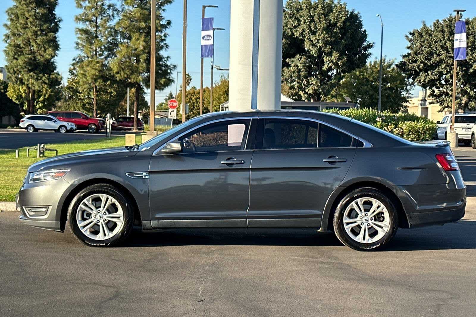 2018 Ford Taurus SEL 5