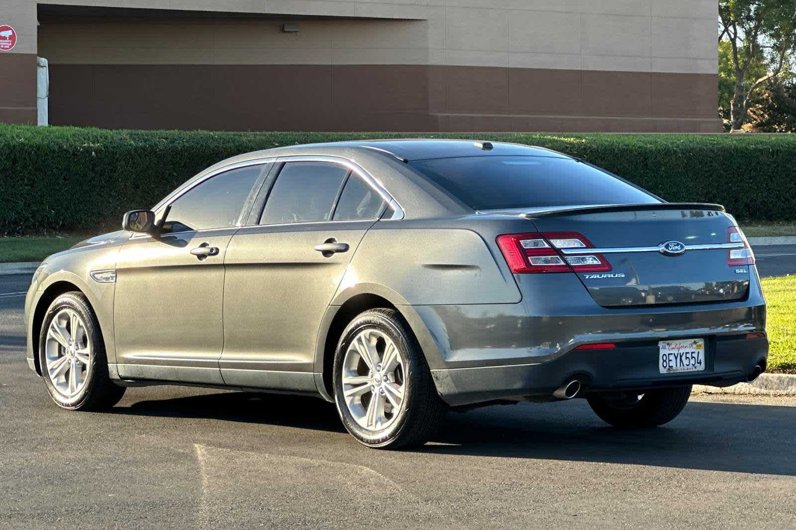 2018 Ford Taurus SEL 6