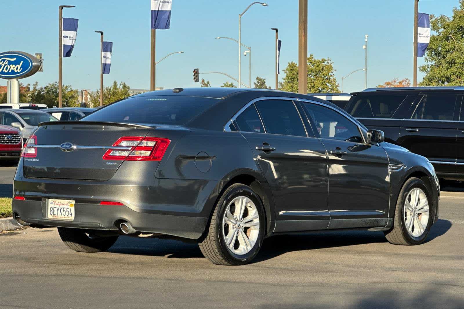 2018 Ford Taurus SEL 2