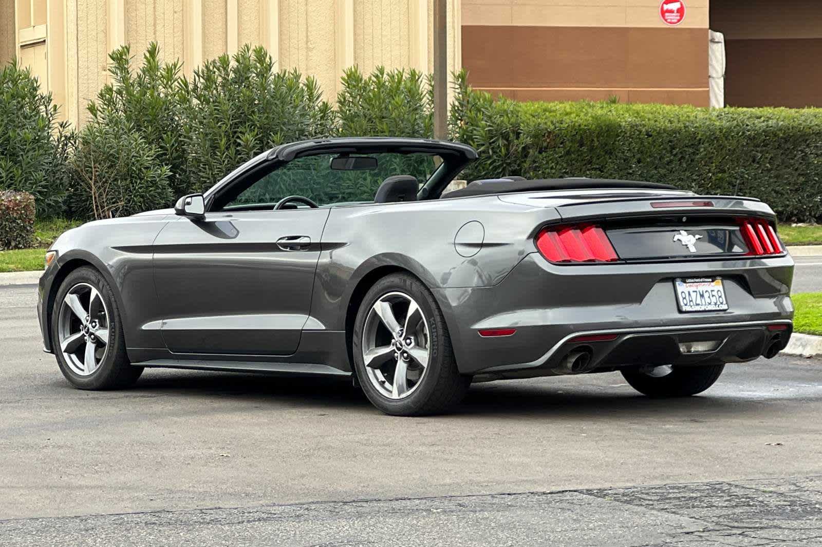 2017 Ford Mustang V6 6