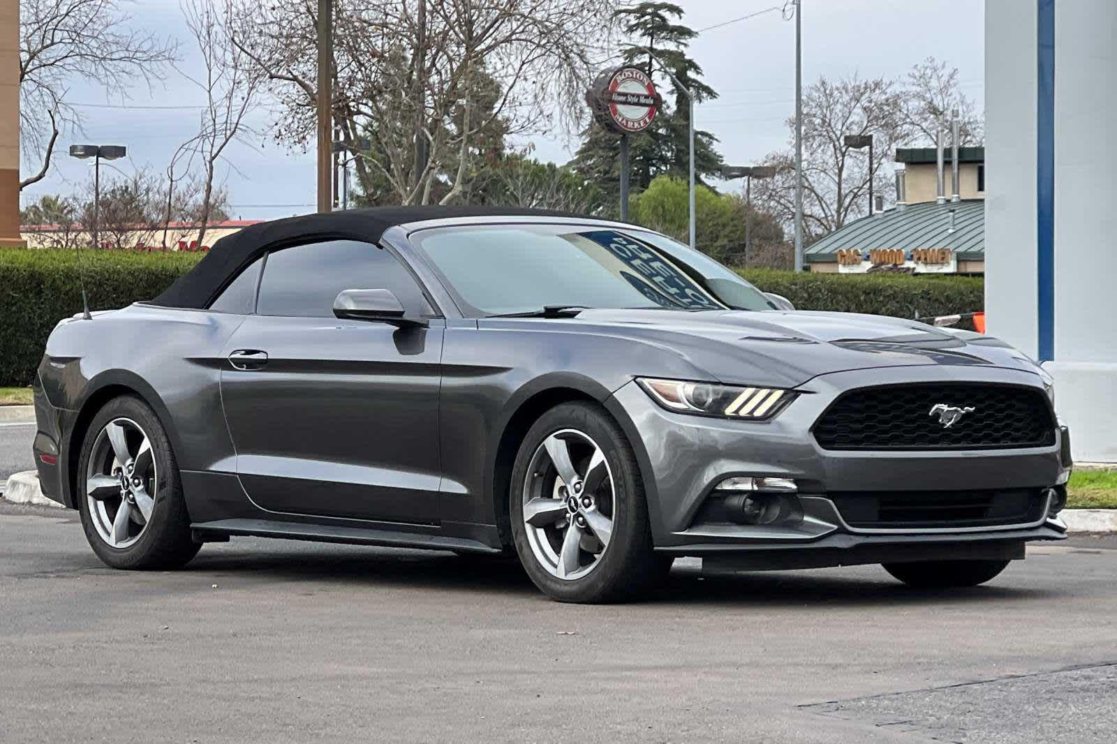 2017 Ford Mustang V6 9