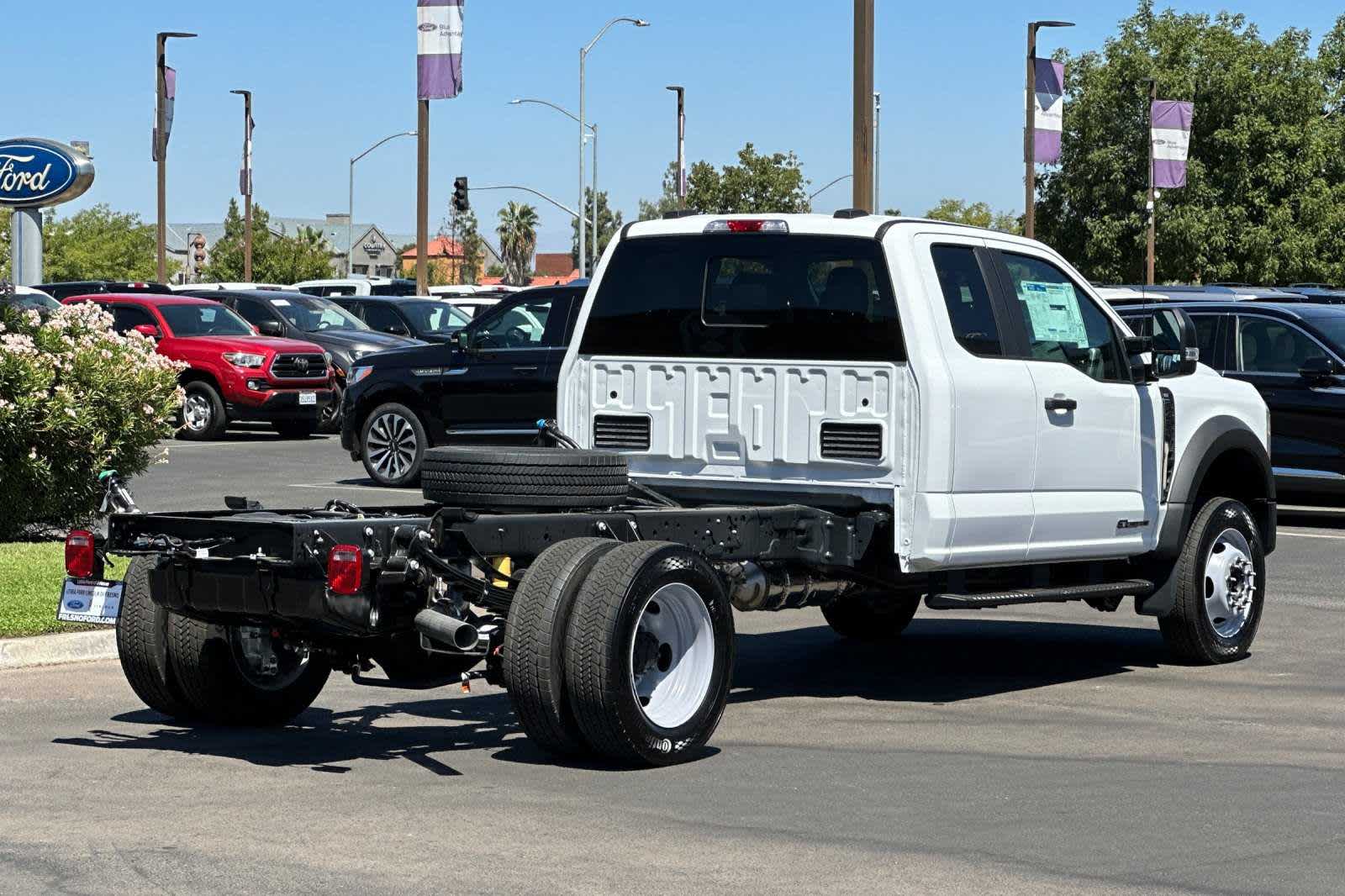 2024 Ford Super Duty F-450 DRW XL 2