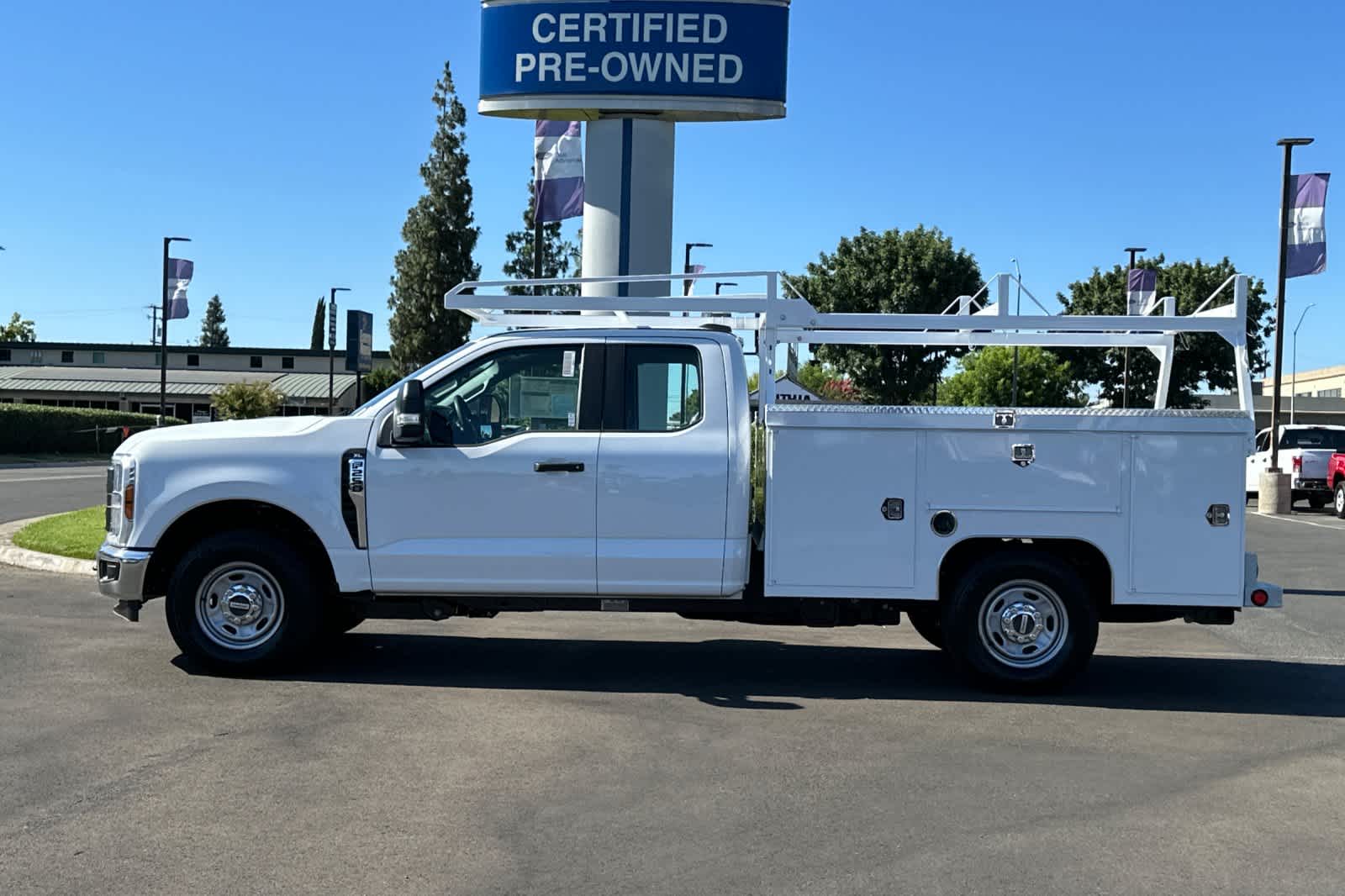 2024 Ford Super Duty F-250 SRW XL 2WD SuperCab 8 Box 5