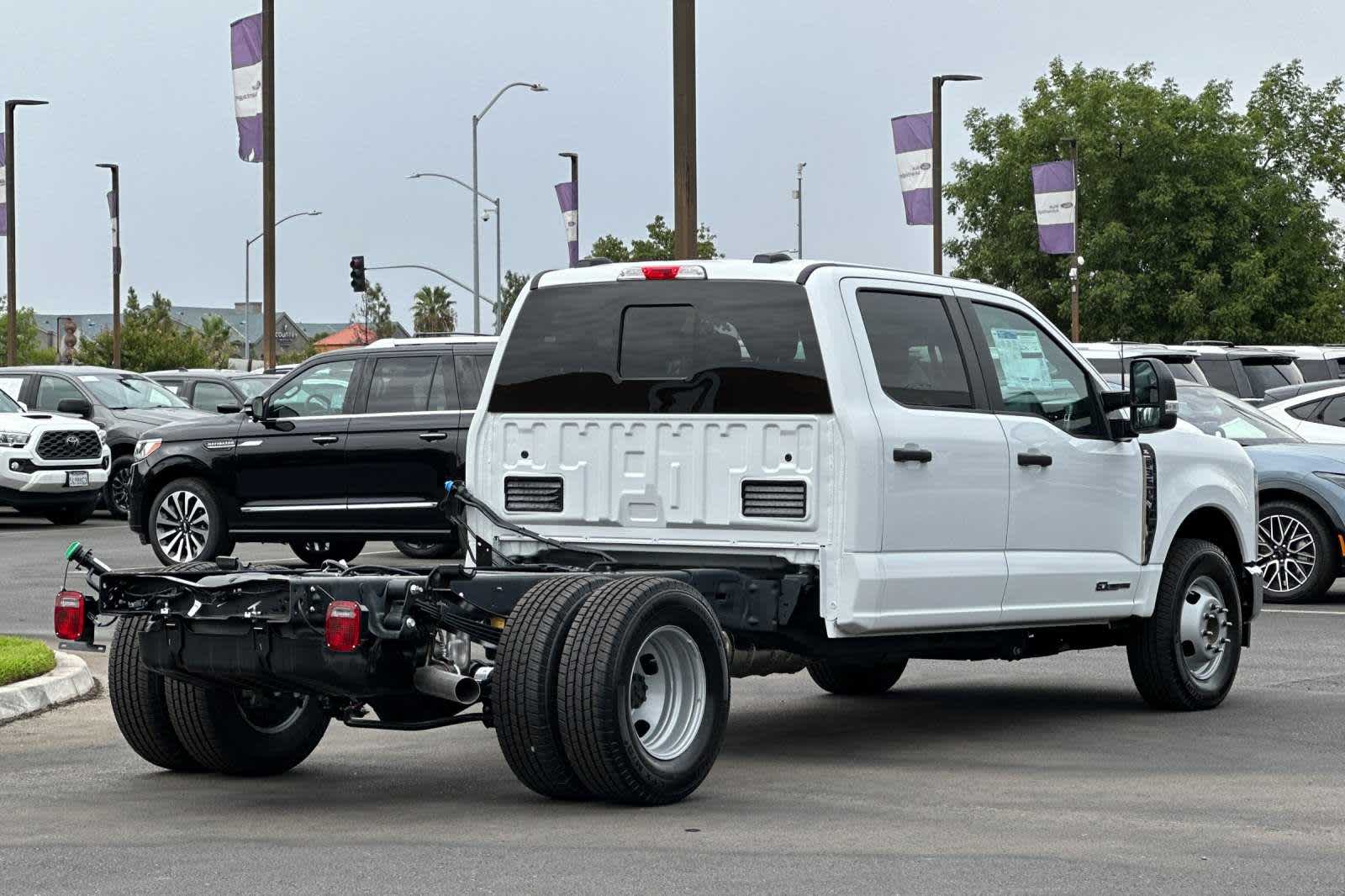 2024 Ford Super Duty F-350 DRW XL 2WD Crew Cab 179 WB 60 CA 2