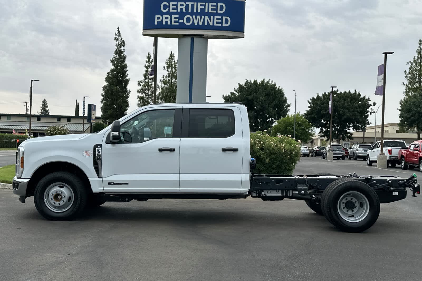 2024 Ford Super Duty F-350 DRW XL 2WD Crew Cab 179 WB 60 CA 5