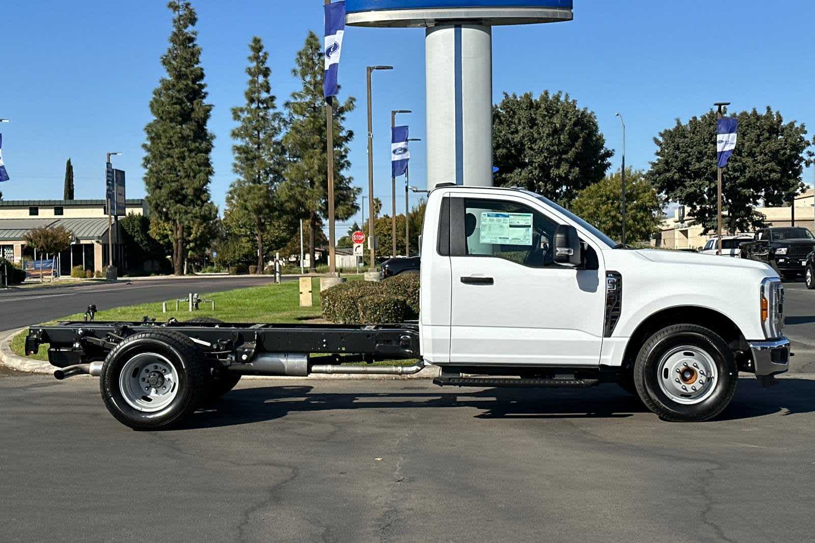 2024 Ford Super Duty F-350 DRW  6