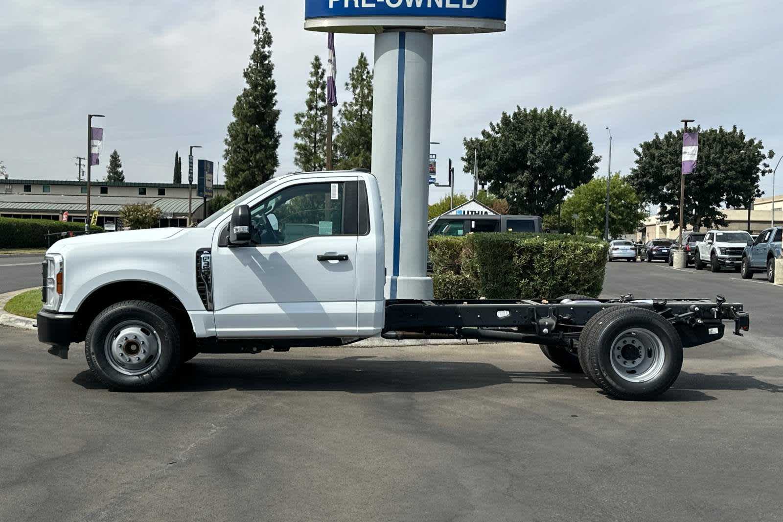 2024 Ford Super Duty F-350 DRW XL 3