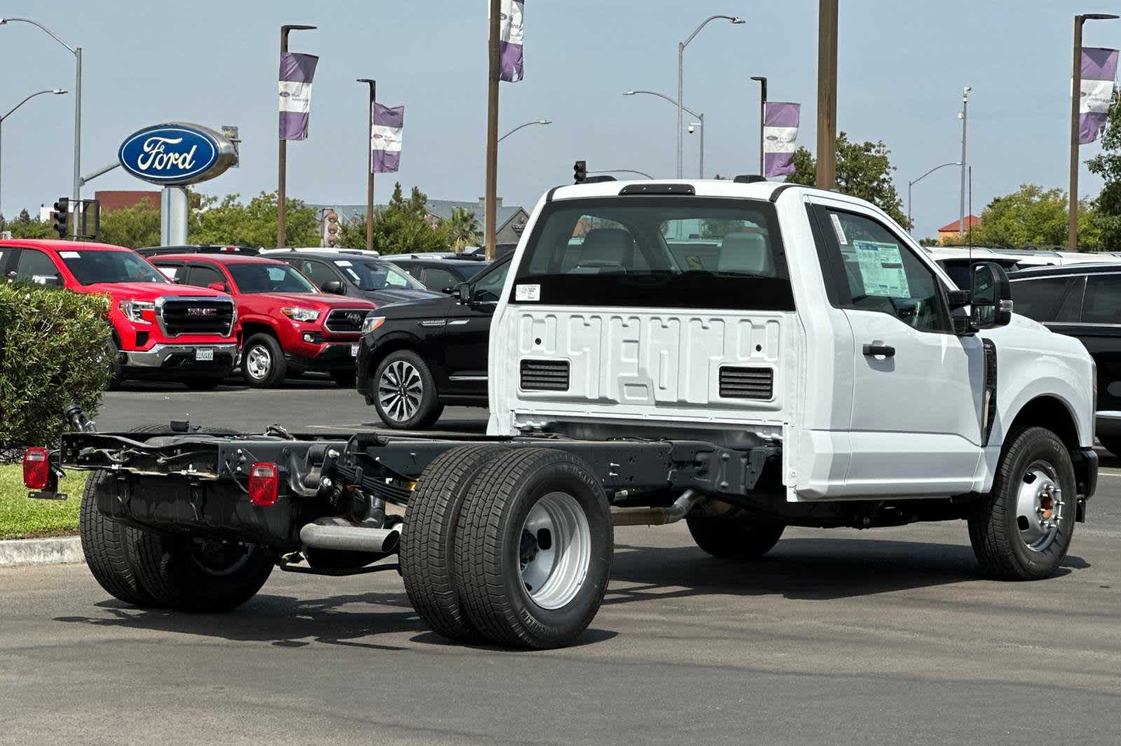 2024 Ford Super Duty F-350 DRW XL 2