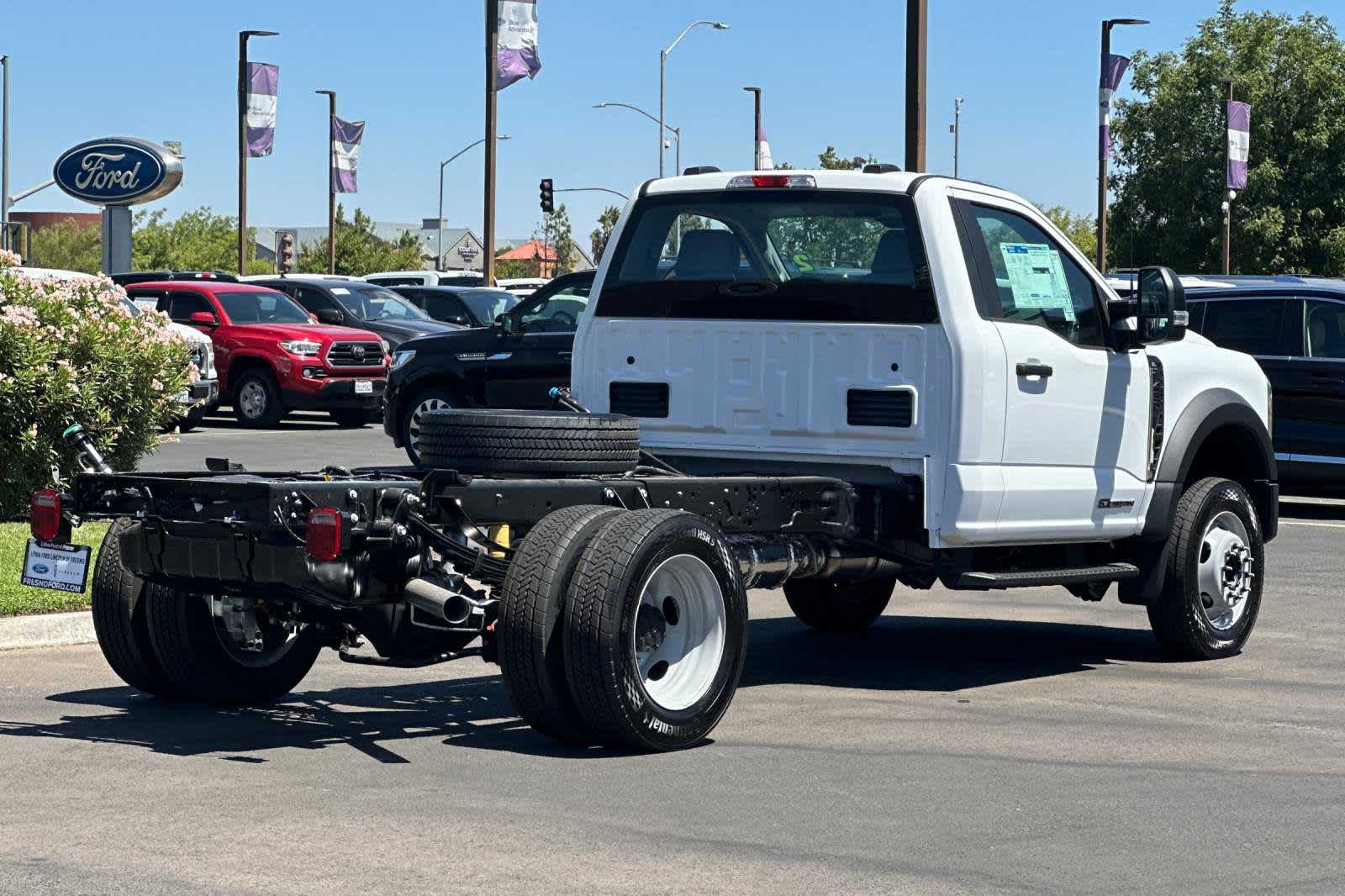 2024 Ford Super Duty F-450 DRW XL 2