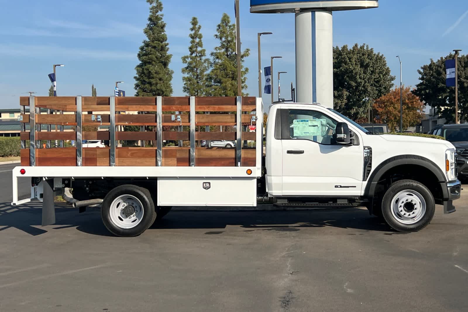 2024 Ford Super Duty F-450 DRW XLT 8