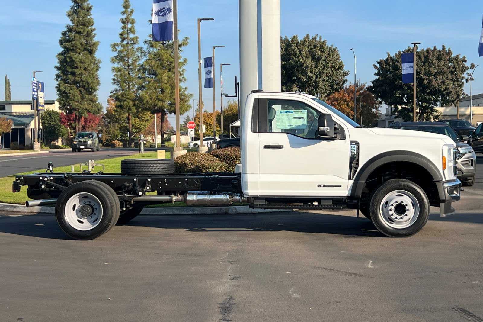 2024 Ford Super Duty F-550 DRW XL 8