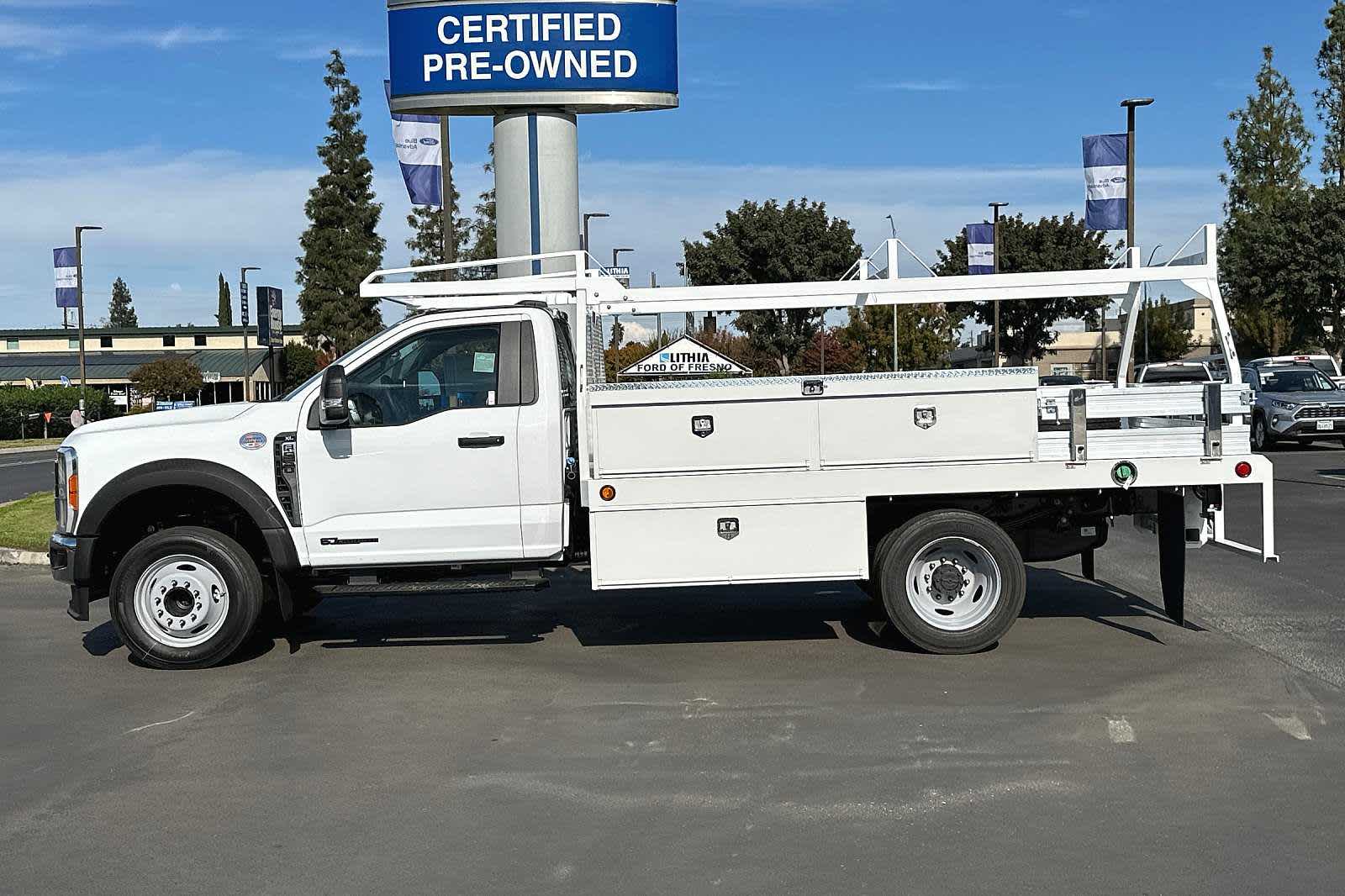 2023 Ford Super Duty F-550 DRW XL 2WD Reg Cab 169 WB 84 CA 3