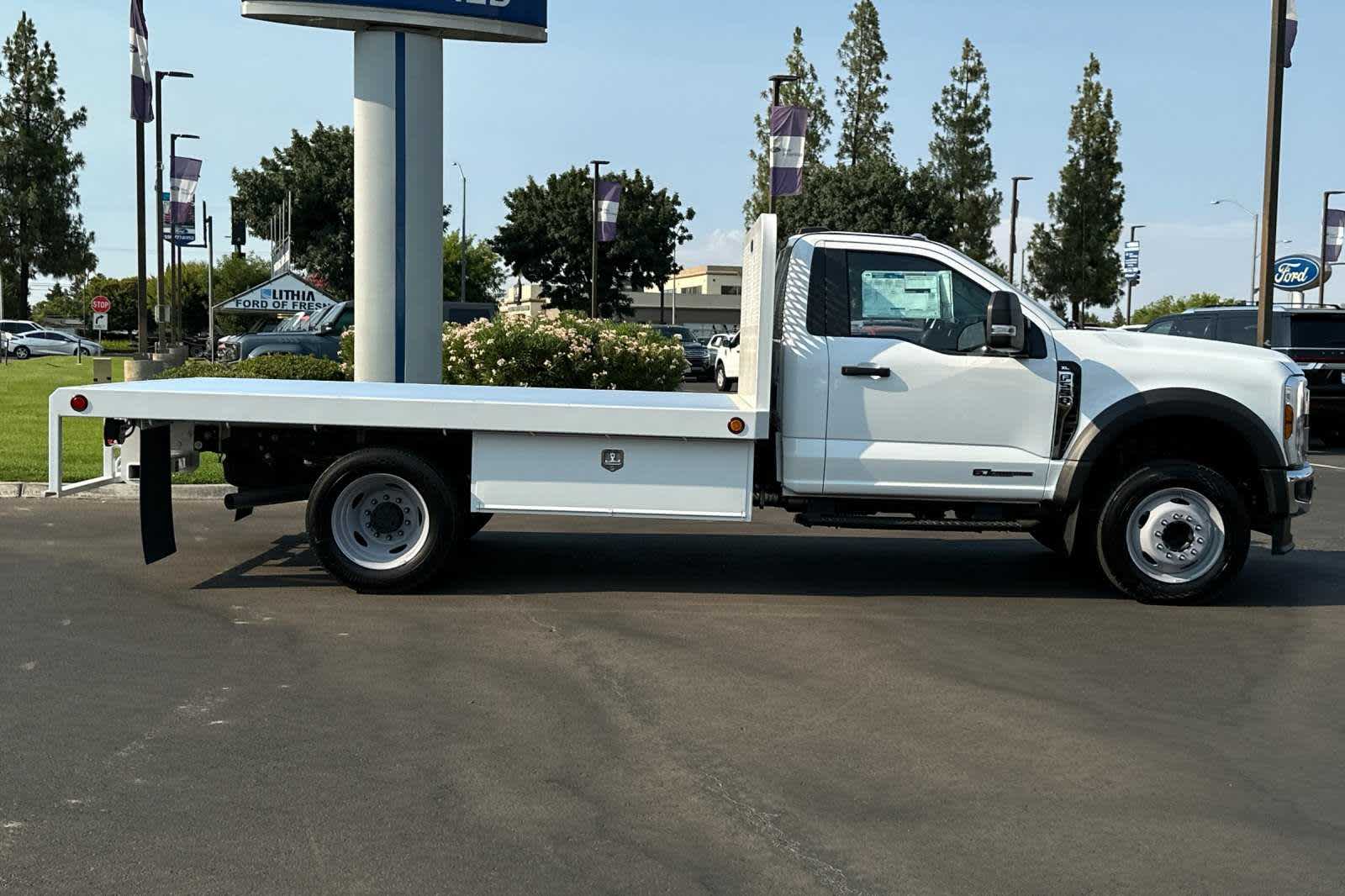 2024 Ford Super Duty F-550 DRW XL 2WD Reg Cab 169 WB 84 CA 7