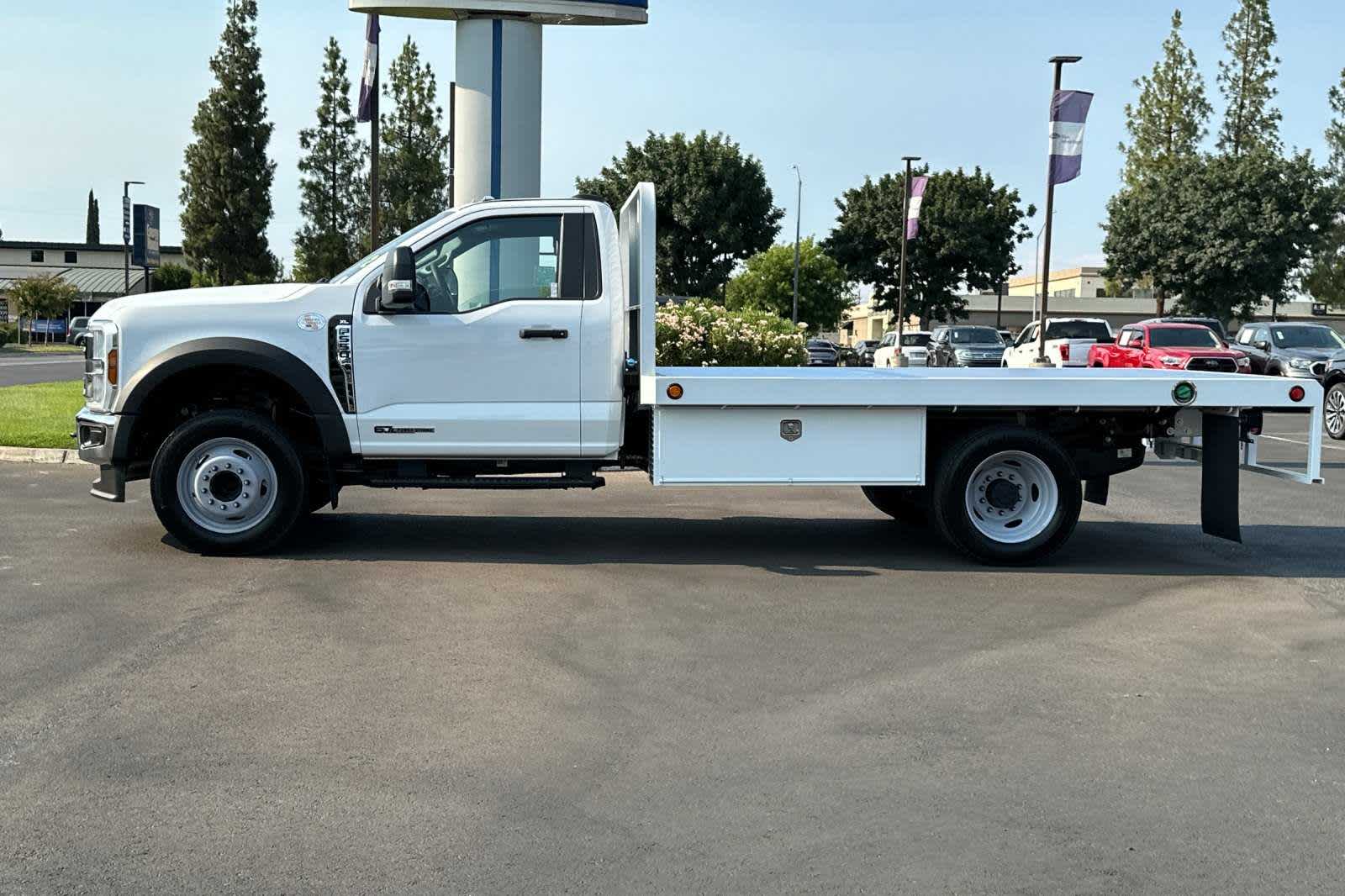 2024 Ford Super Duty F-550 DRW XL 2WD Reg Cab 169 WB 84 CA 4