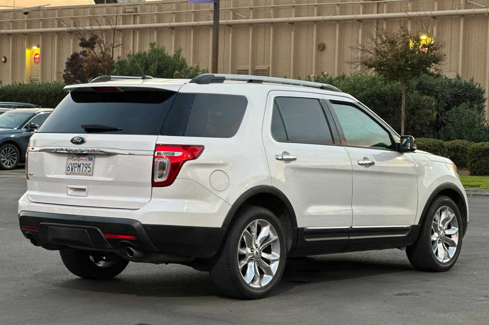 2013 Ford Explorer XLT 2