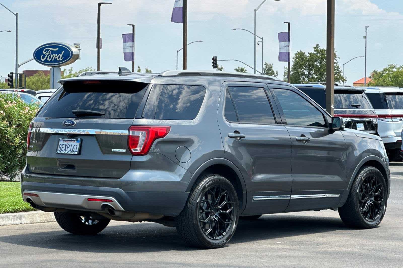 2016 Ford Explorer XLT 2