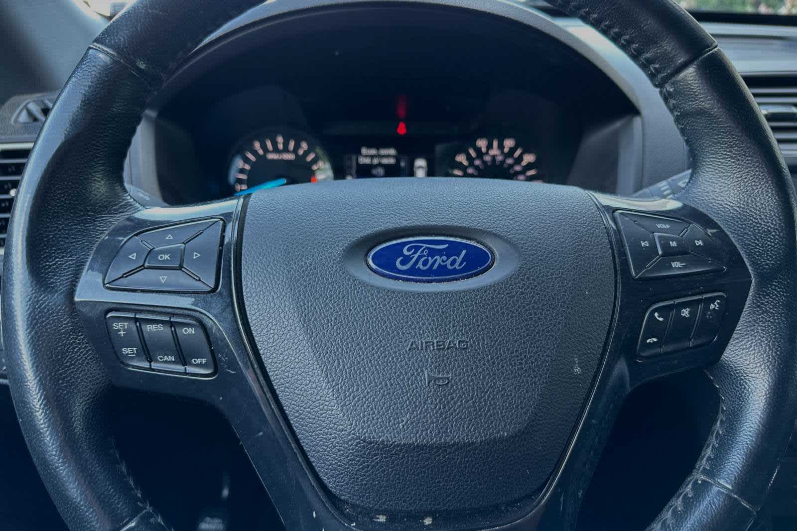 2017 Ford Explorer XLT 24