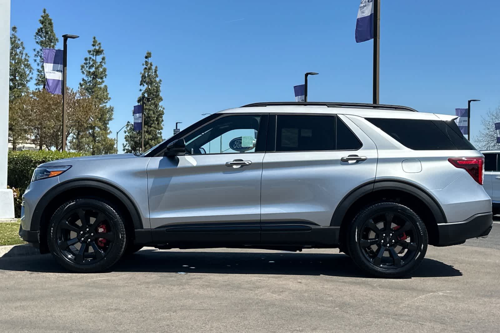 2024 Ford Explorer ST 5