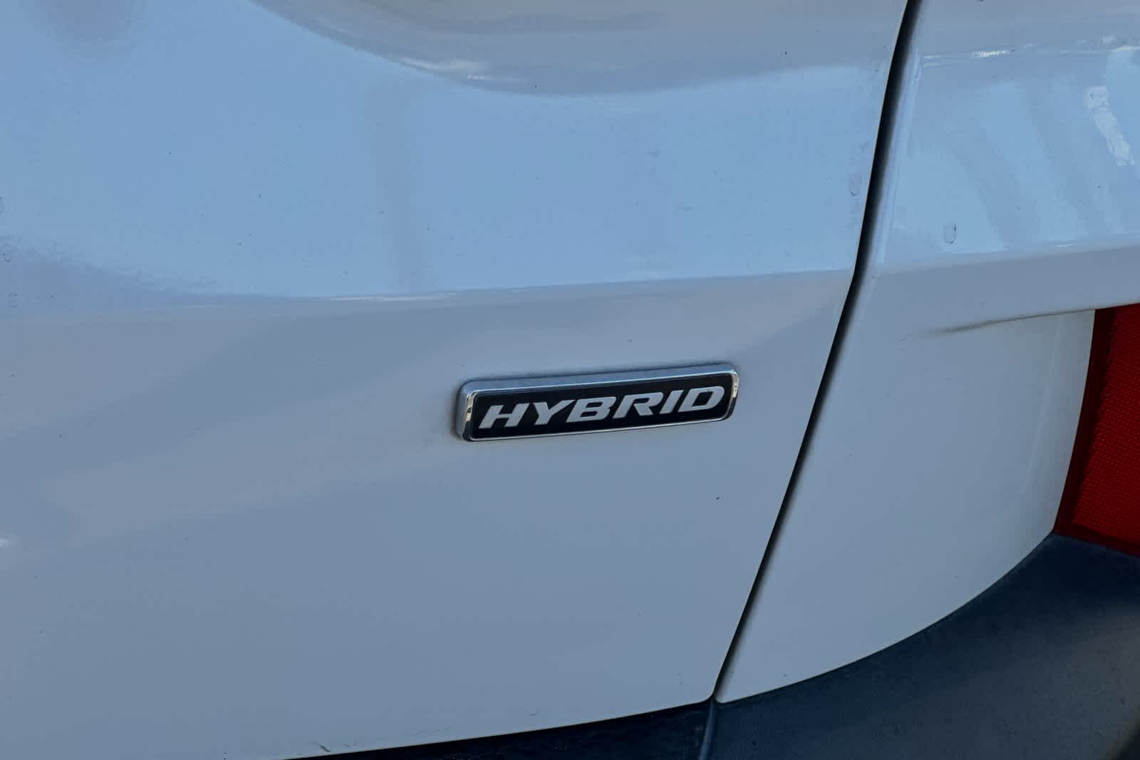 2020 Ford Escape Titanium Hybrid 27