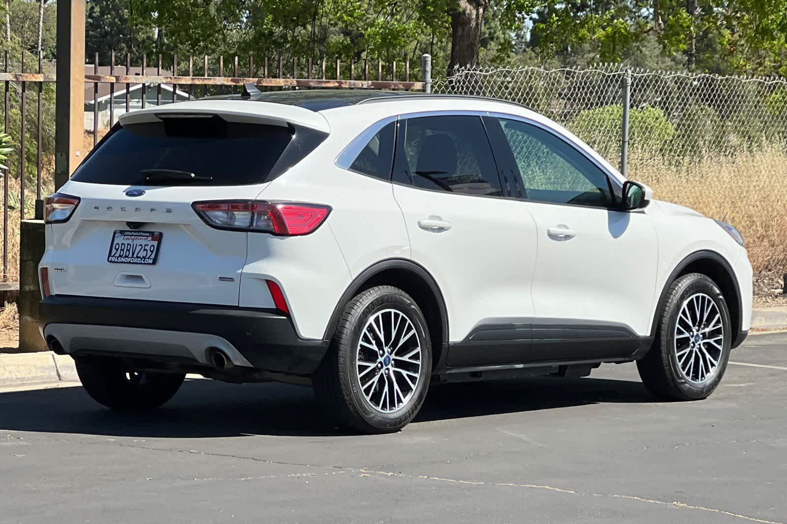 View vehicle photo 2