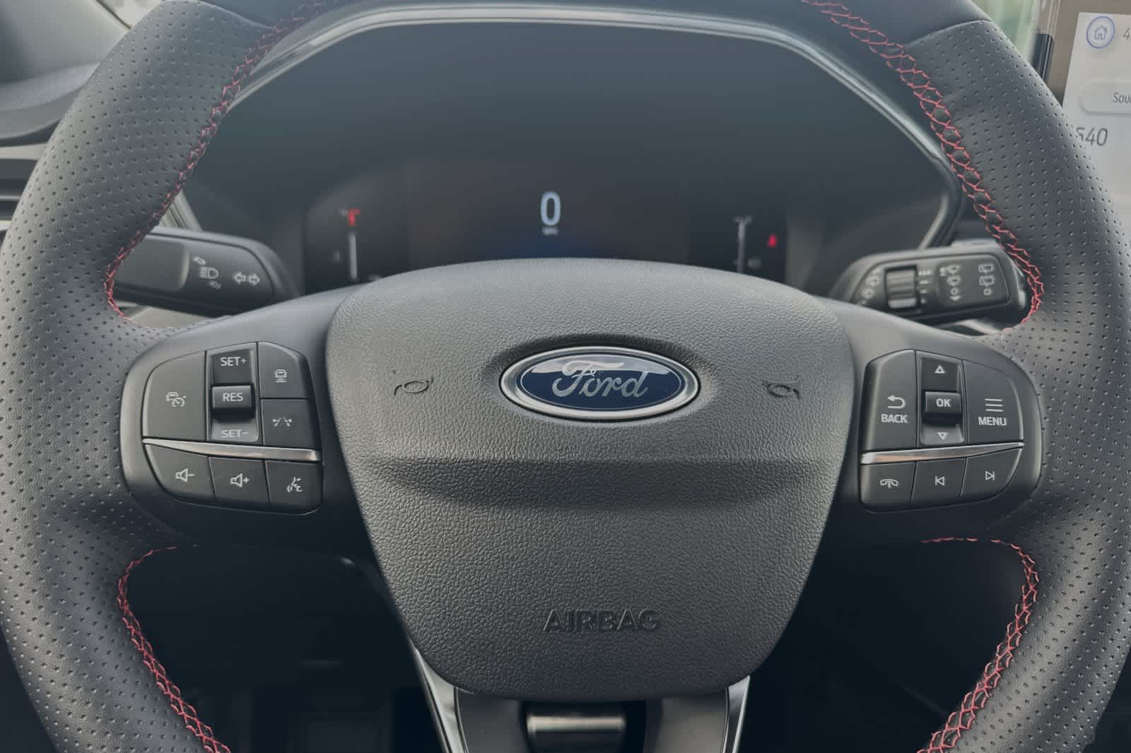 2024 Ford Escape ST-Line 25