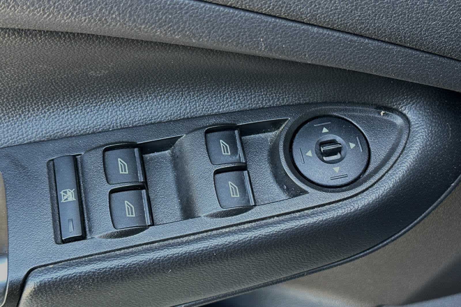2017 Ford Escape SE 12