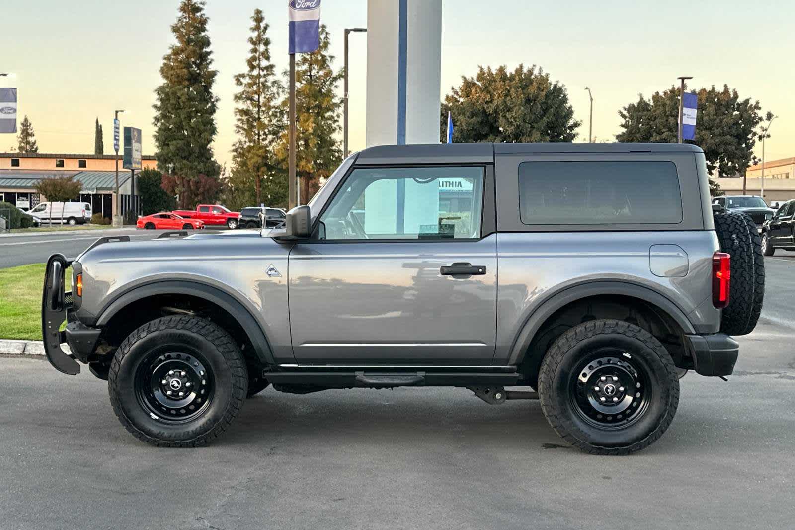 2023 Ford Bronco Black Diamond 3