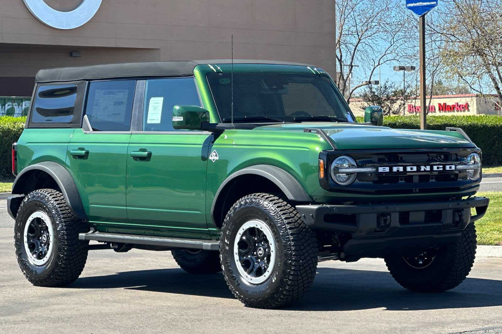 2024 Ford Bronco Outer Banks 10