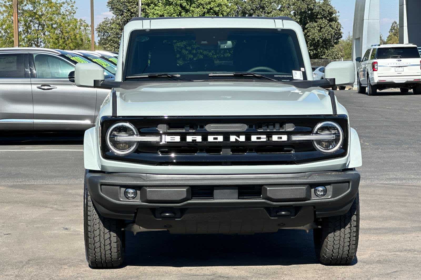 2024 Ford Bronco Outer Banks 11