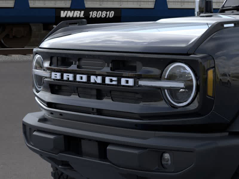 2024 Ford Bronco Outer Banks 18