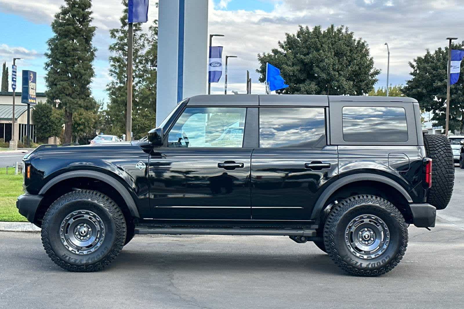 2024 Ford Bronco Outer Banks 5